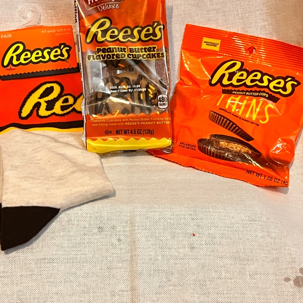 Nostalgic Reese’s Socks Bundle. - Picture 6 of 6